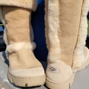Ugg Sunburst Tall boots size 9